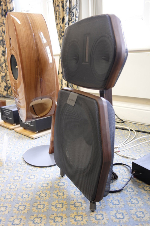 6moons audioreviews: soundkaos Libération